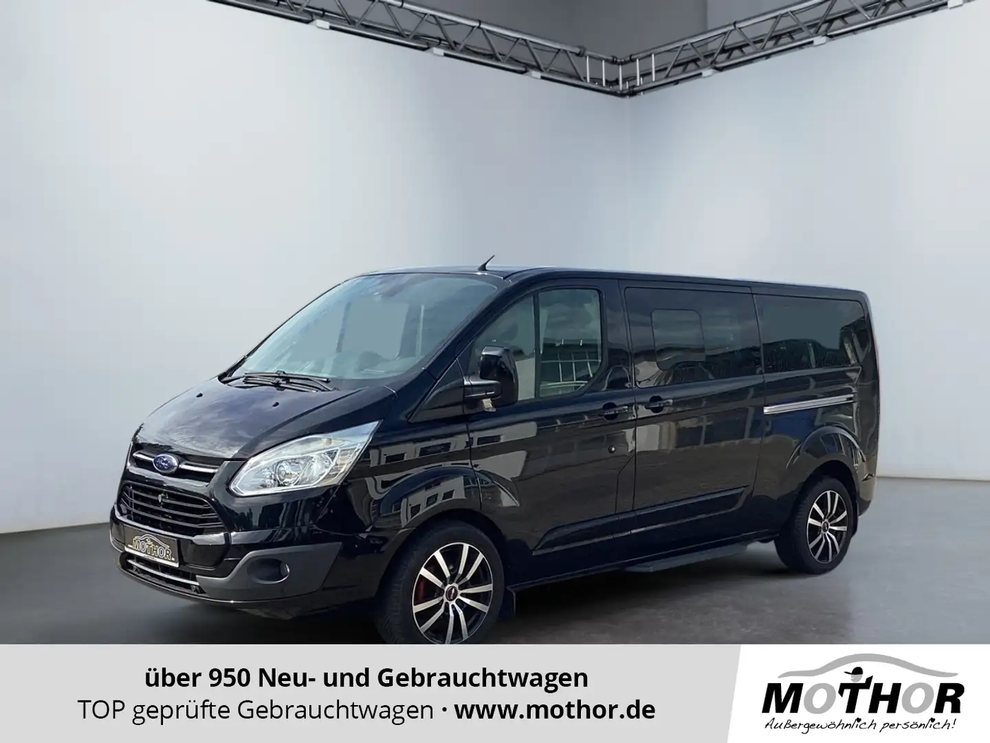 Ford Tourneo Custom Transit/ 310 L2  Titanium 2.0 TDCi Zwart - 1
