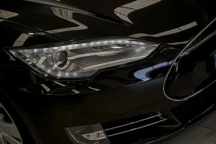 Tesla Model S 2016, foto 20