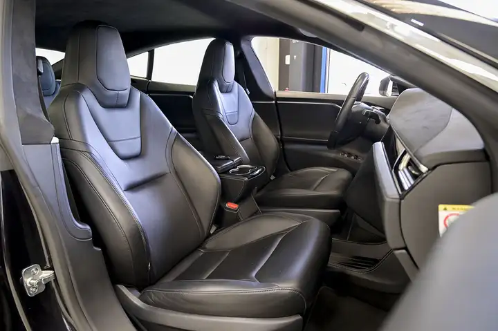 Tesla Model S 2016, foto 30