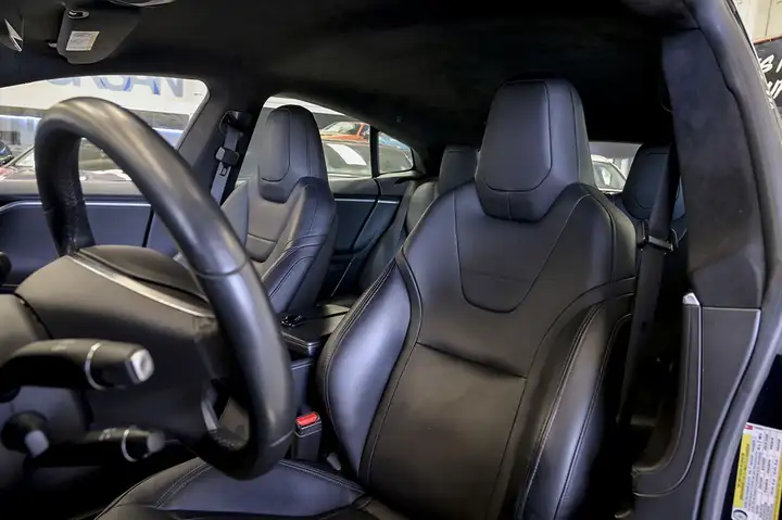 Tesla Model S 2016, foto 23