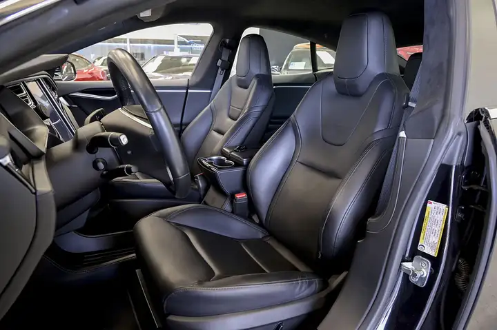 Tesla Model S 2016, foto 6