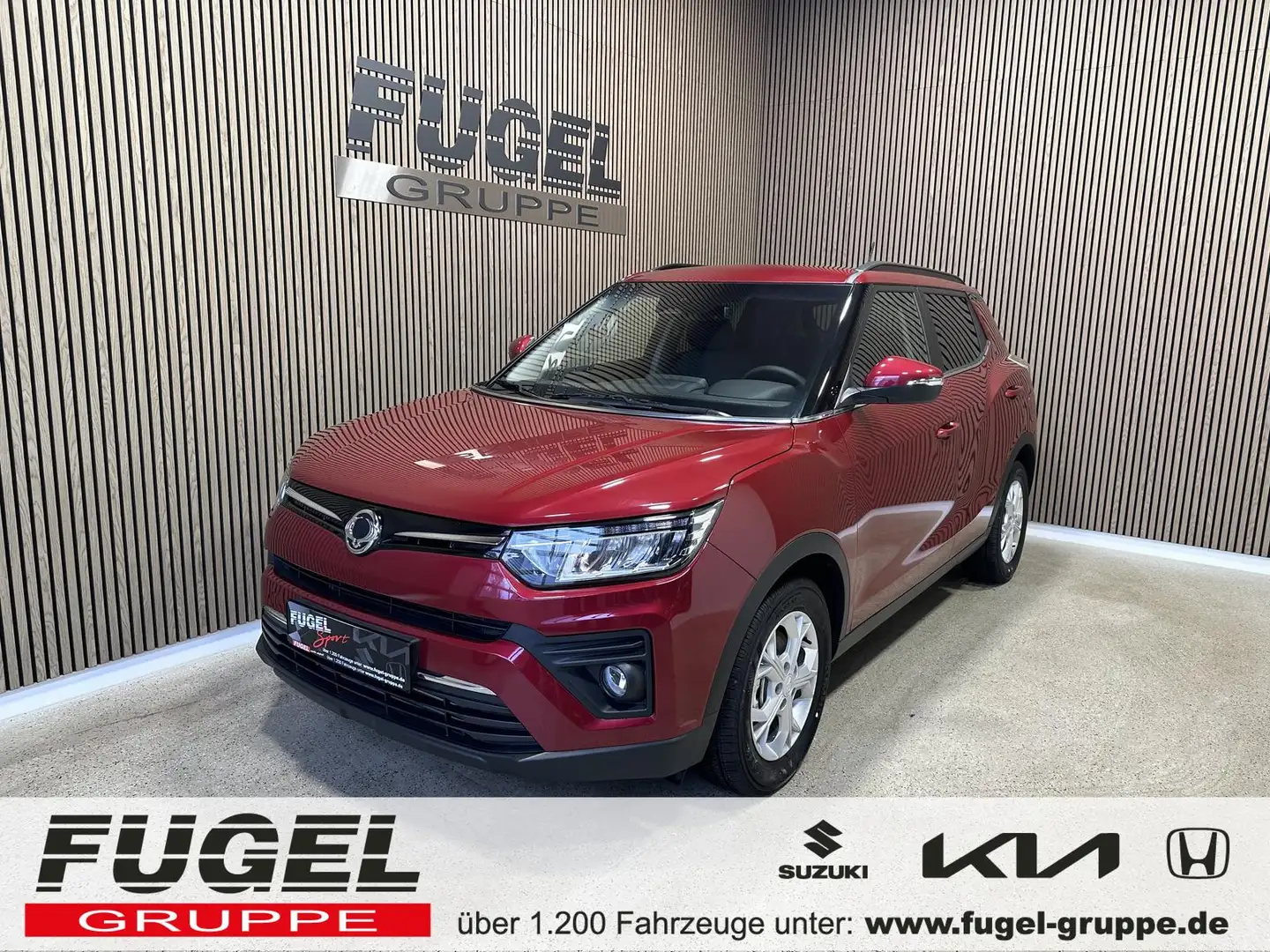 SsangYong Tivoli 1.5 P Quartz 4x2 Navi|RFK|LED Rouge - 1