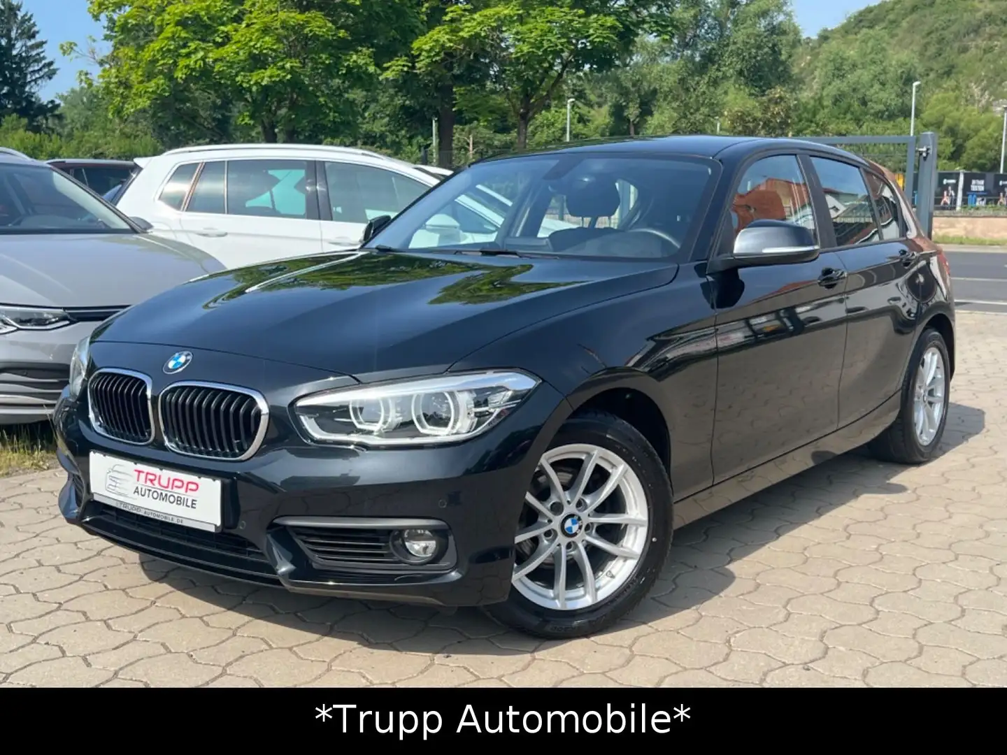 BMW 118 d/LED/AHK/Tempomat/Sitzheizung/PDC Schwarz - 1