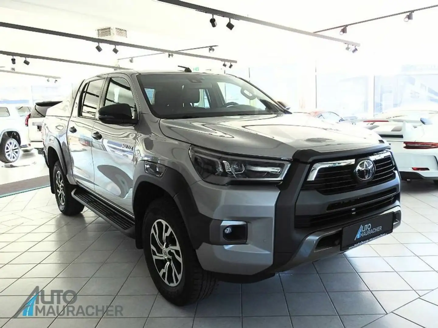 Toyota Hilux DK Invincible 4WD 2,8 D-4D Aut. Silber - 2