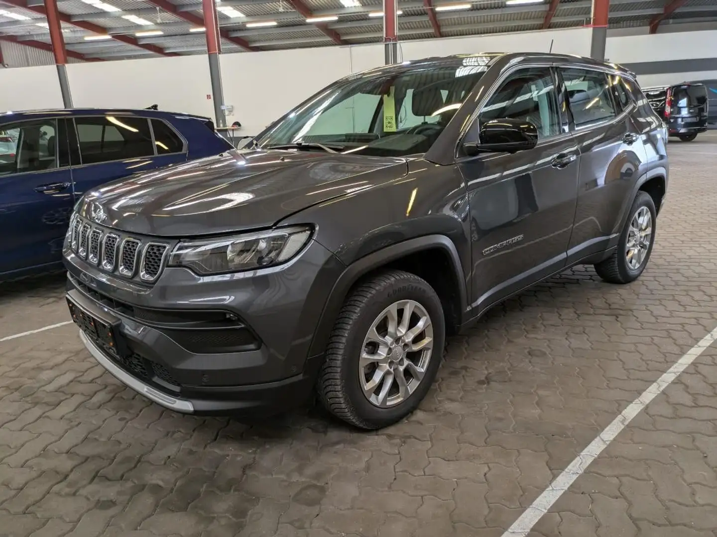 Jeep Compass 1,5 Altitude NAVI+LED+KAM+ACC+SPUR.ASS Grau - 2