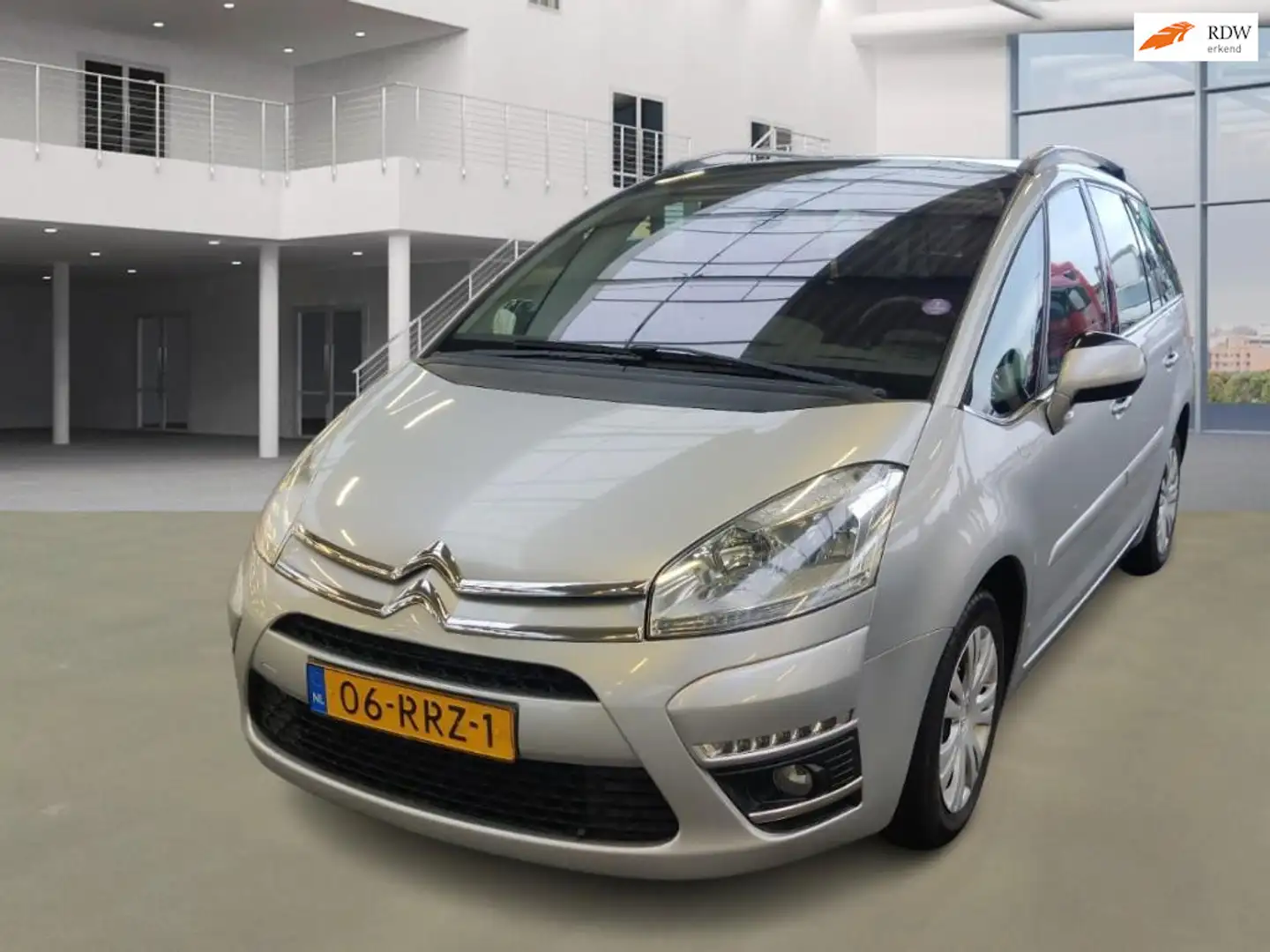 Citroen Grand C4 Picasso 1.6 VTi Ligne 7p NAVI PSENSOR CRUISE TREKHAAK Grijs - 1