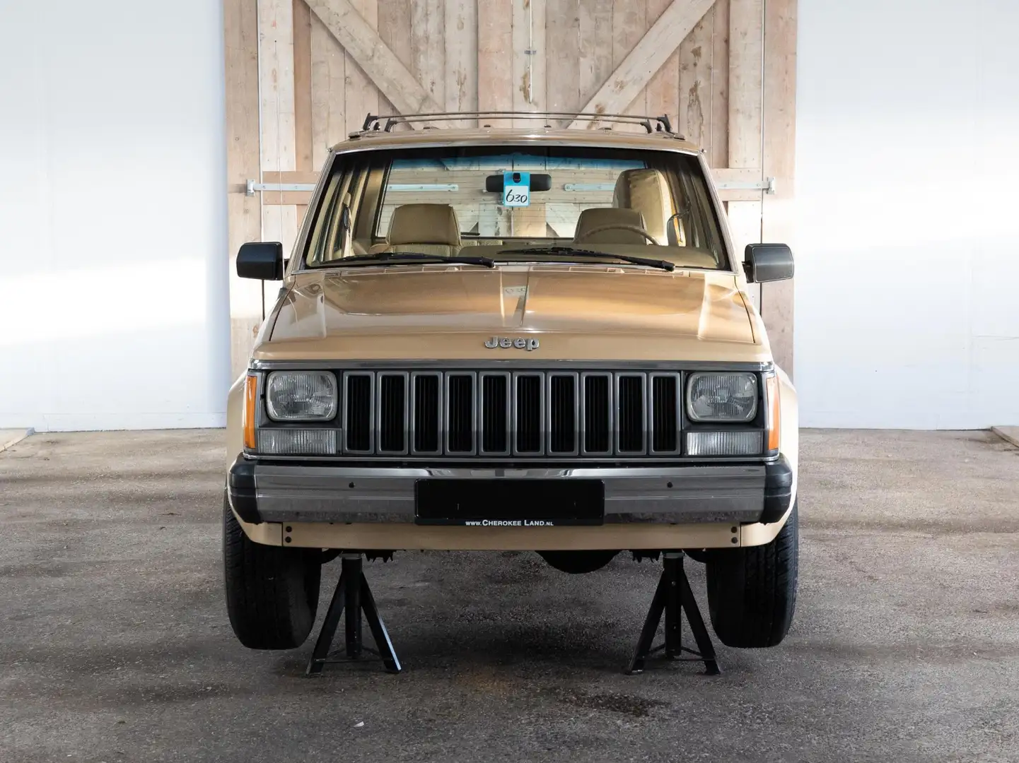Jeep Cherokee XJ - Pioneer - Ready to go Beige - 2