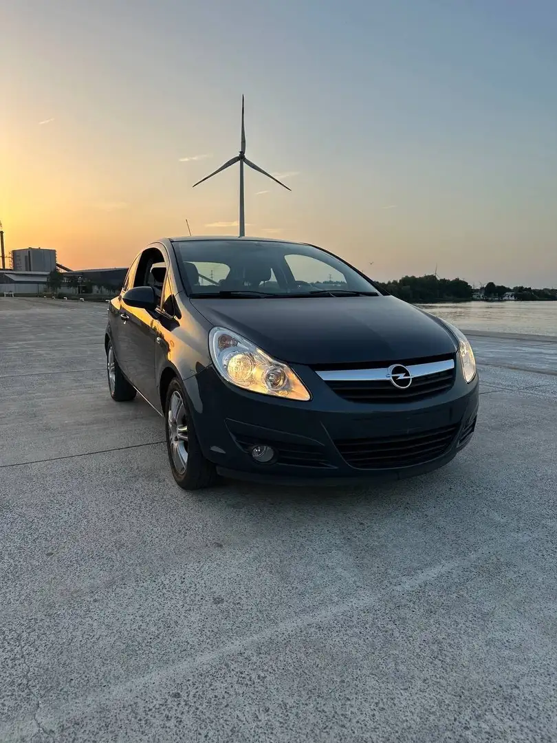 Opel Corsa 1.4 16V Automatik Cosmo - 1
