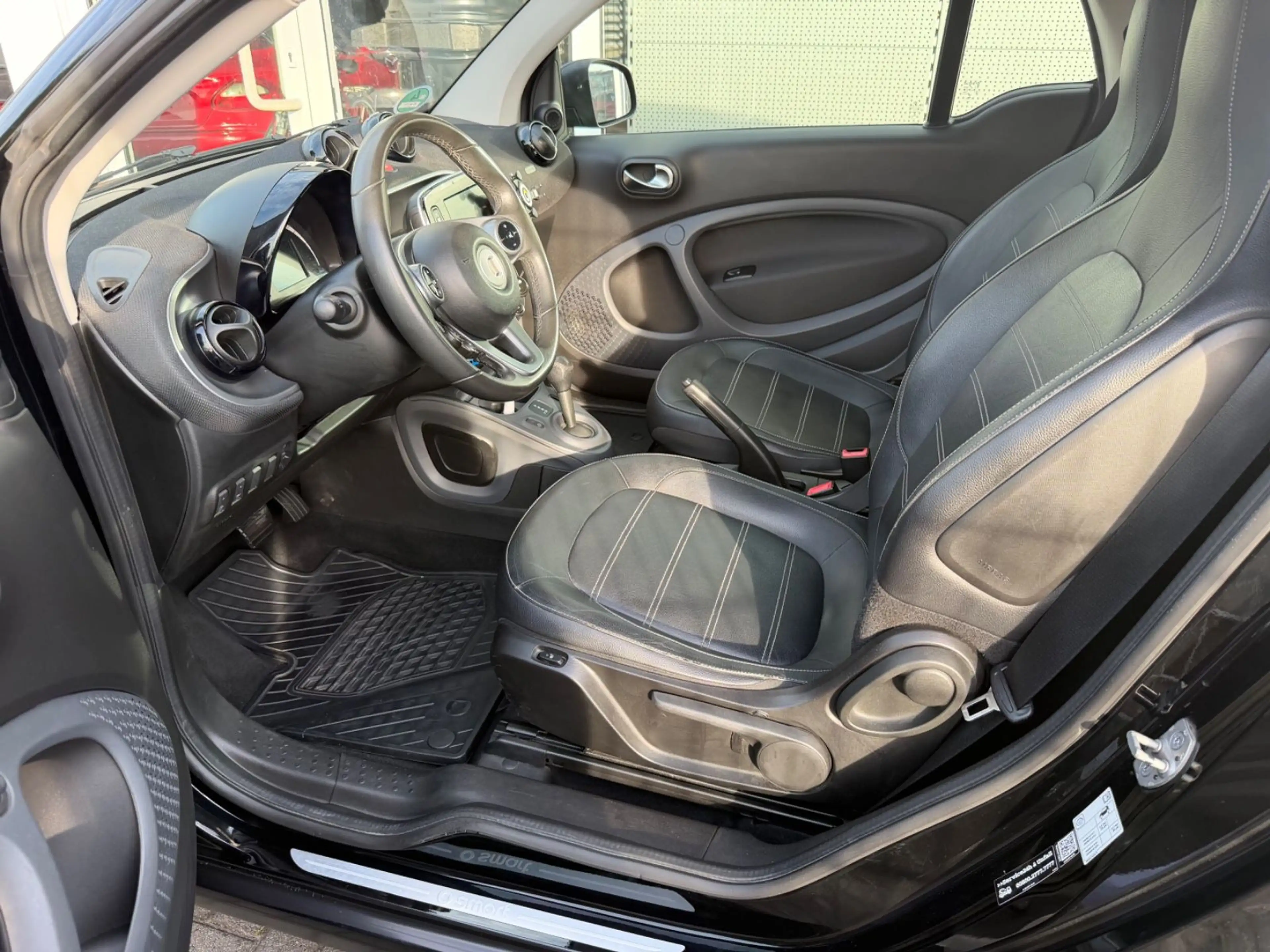 smart forTwo fortwo coupe Basis 52 kW Automatik — photo 5