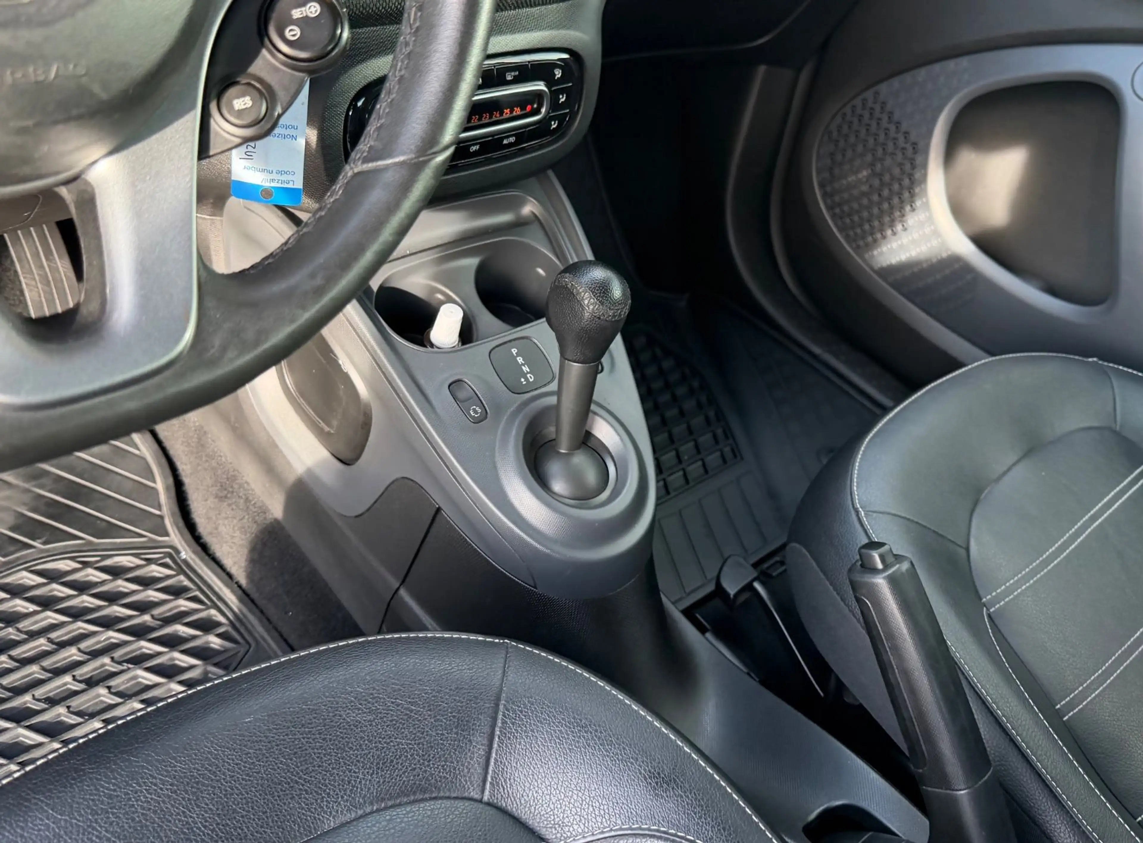 smart forTwo fortwo coupe Basis 52 kW Automatik — photo 8