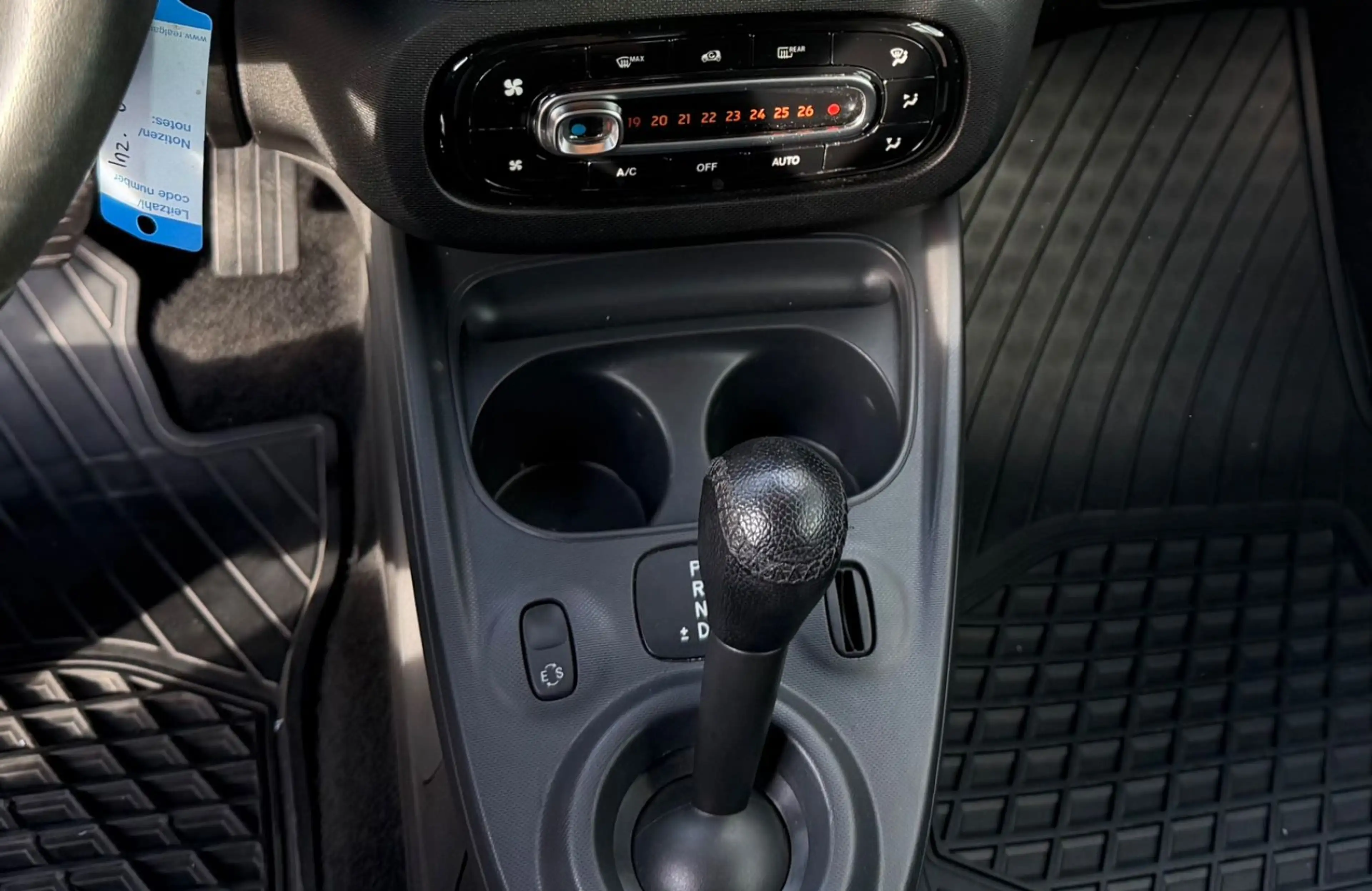 smart forTwo fortwo coupe Basis 52 kW Automatik — photo 12