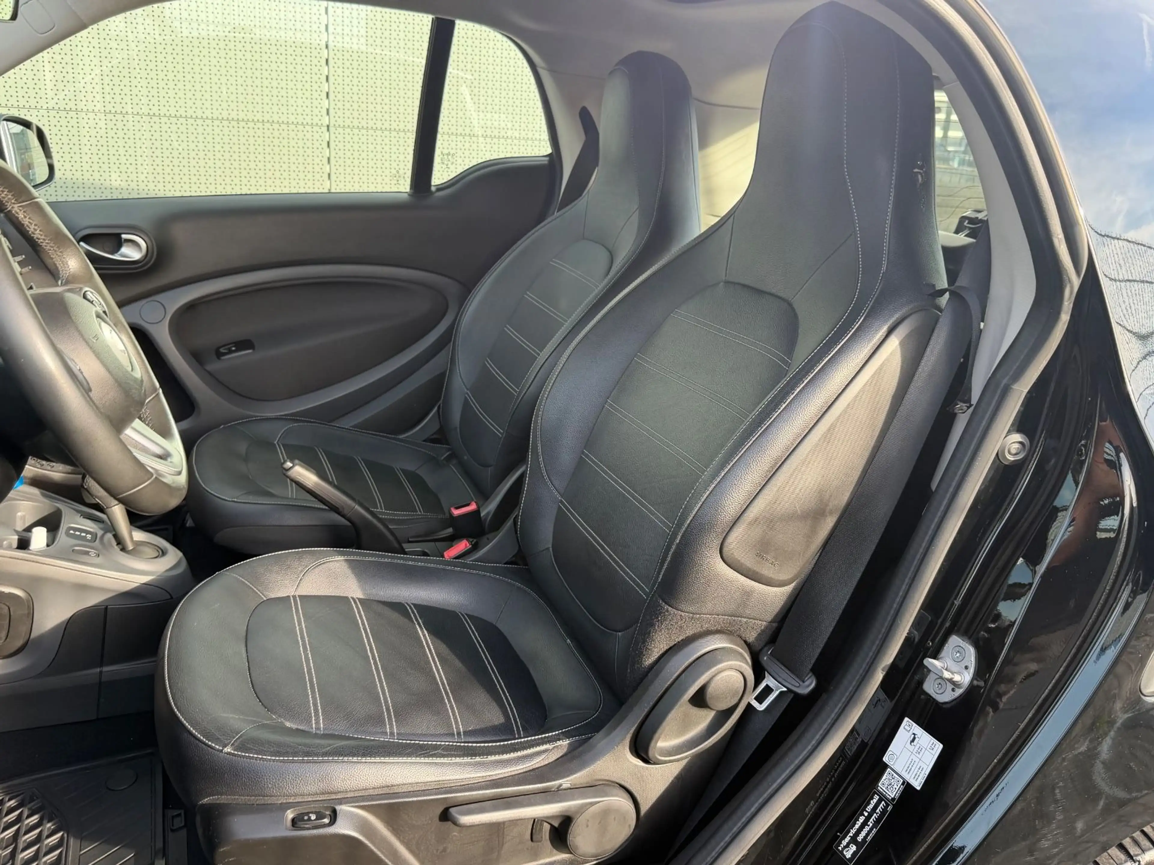 smart forTwo fortwo coupe Basis 52 kW Automatik — photo 9