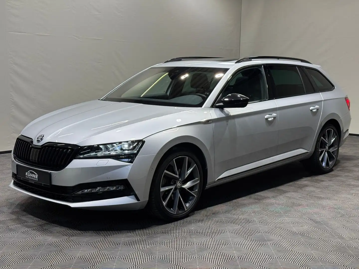 Skoda Superb Combi Sportline 2.0 TDI DSG | MATRIX NAVI Argent - 2
