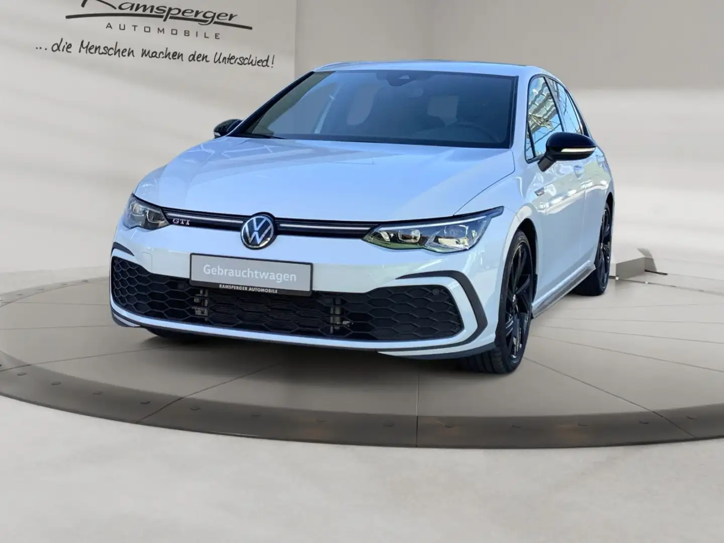 Volkswagen Golf VIII 2.0 TSI DSG GTI ACC LED Navi SHZ PDC Weiß - 2