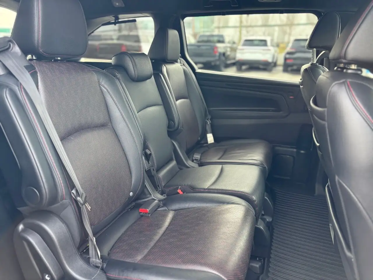 Honda Odyssey снимка Honda Odyssey