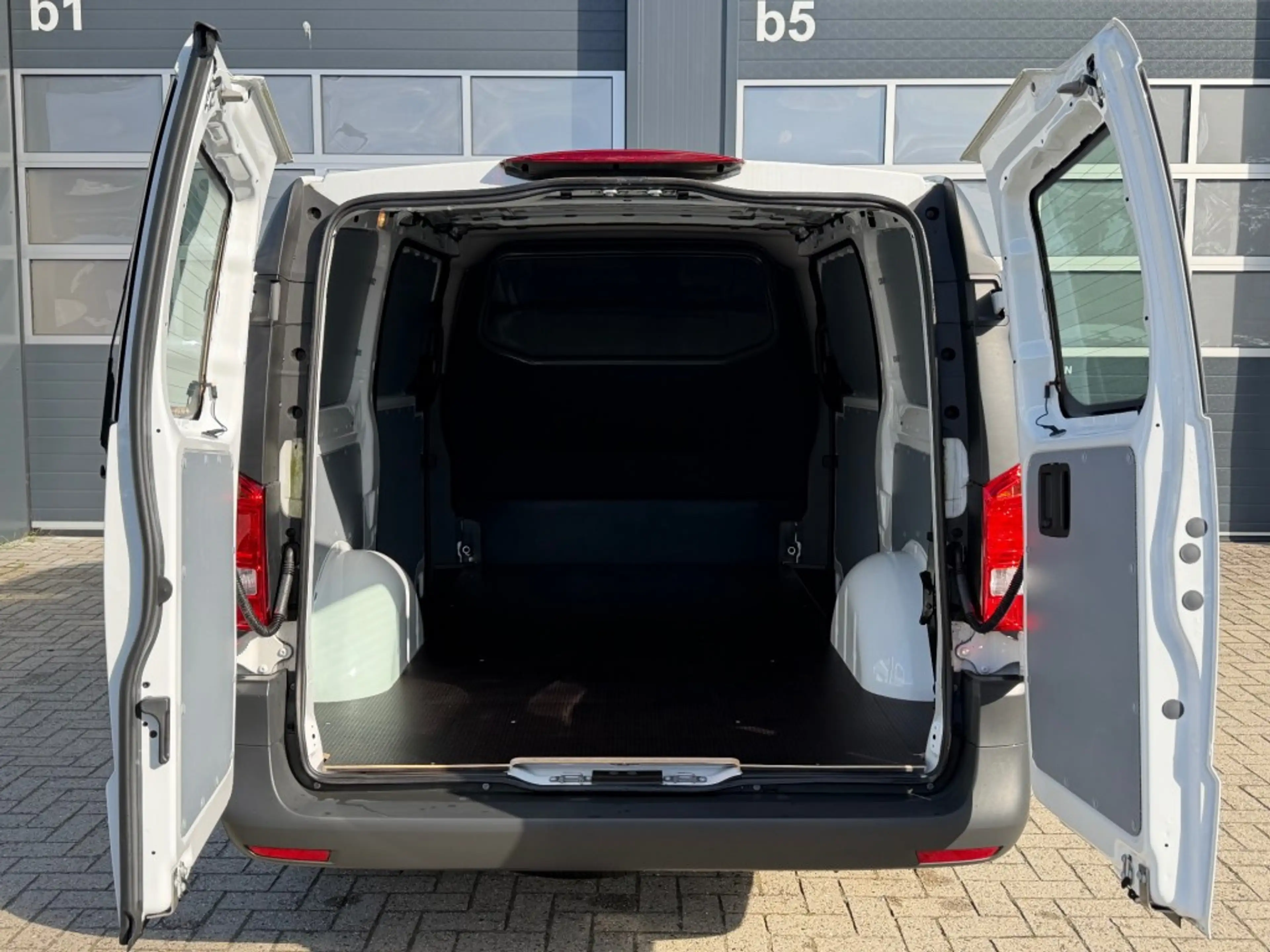 Mercedes-Benz Vito 112 60 kWh Lang L2 / NIEUW / 2x schuifdeur / Betim — photo 8