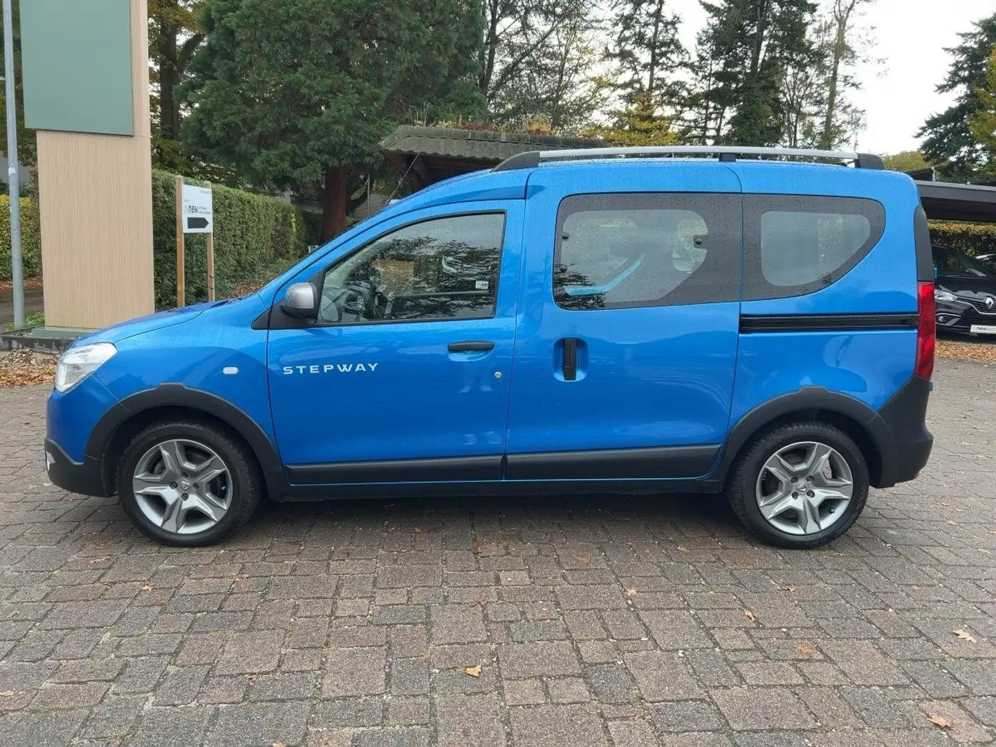 Dacia Dokker dCi 95 Stepway Plus *Navi,PDC,SHZ,GJR* Bleu - 2