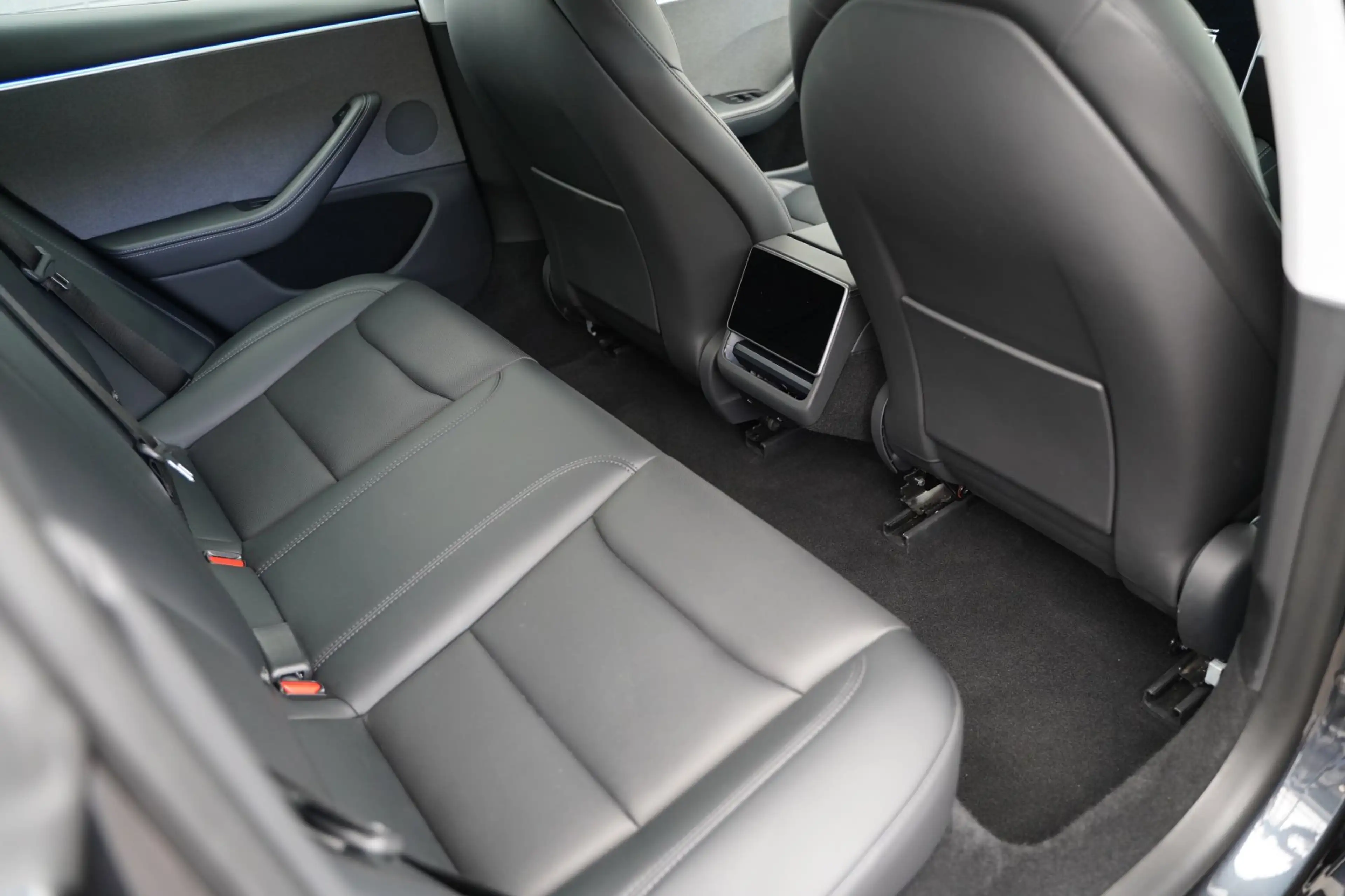 Tesla Model 3 Standard Range + *Highland*unfallfrei — photo 24