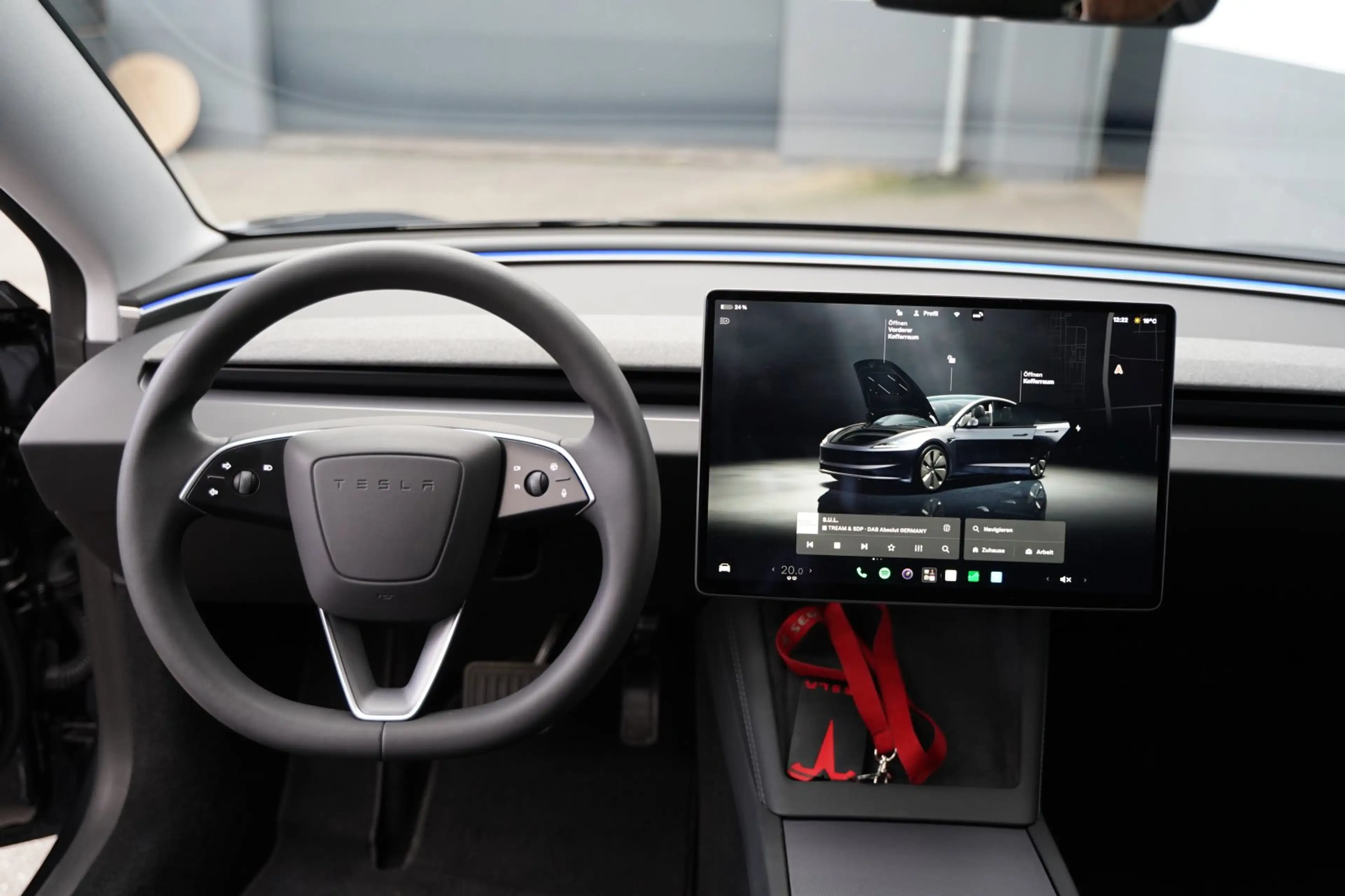 Tesla Model 3 Standard Range + *Highland*unfallfrei — photo 16