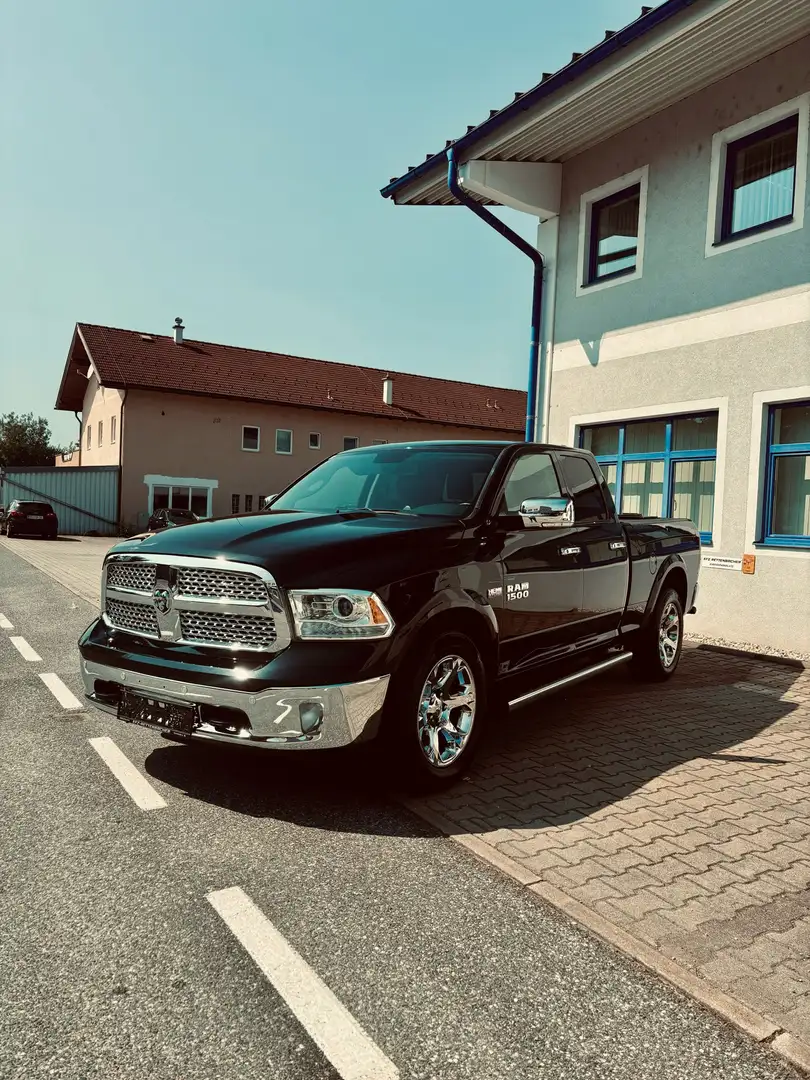 Dodge RAM Laramie Schwarz - 1