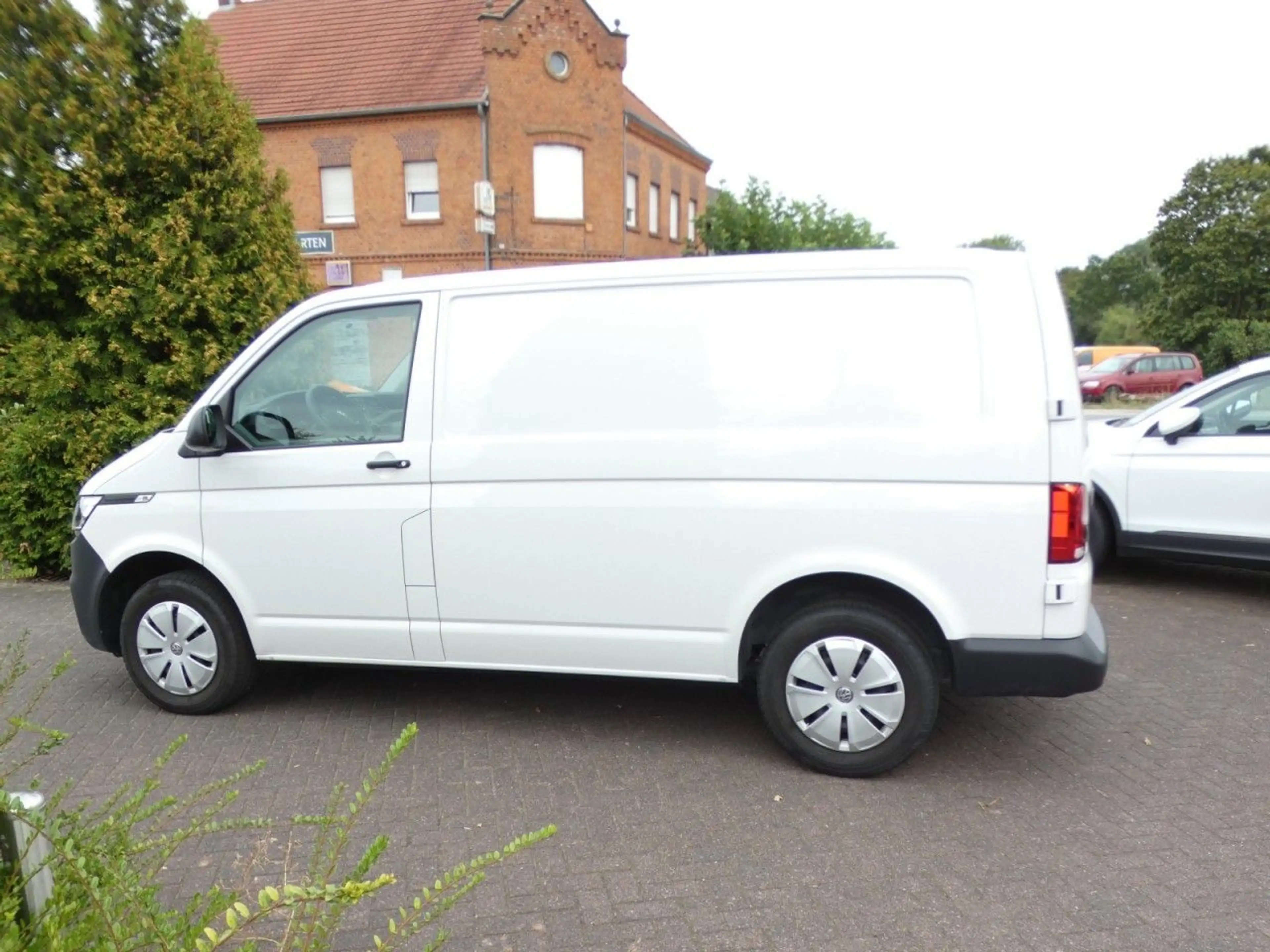 Volkswagen T6.1 Transporter Kasten KR Klima Flügeltüren Parkhilfe GJR Klima — photo 9