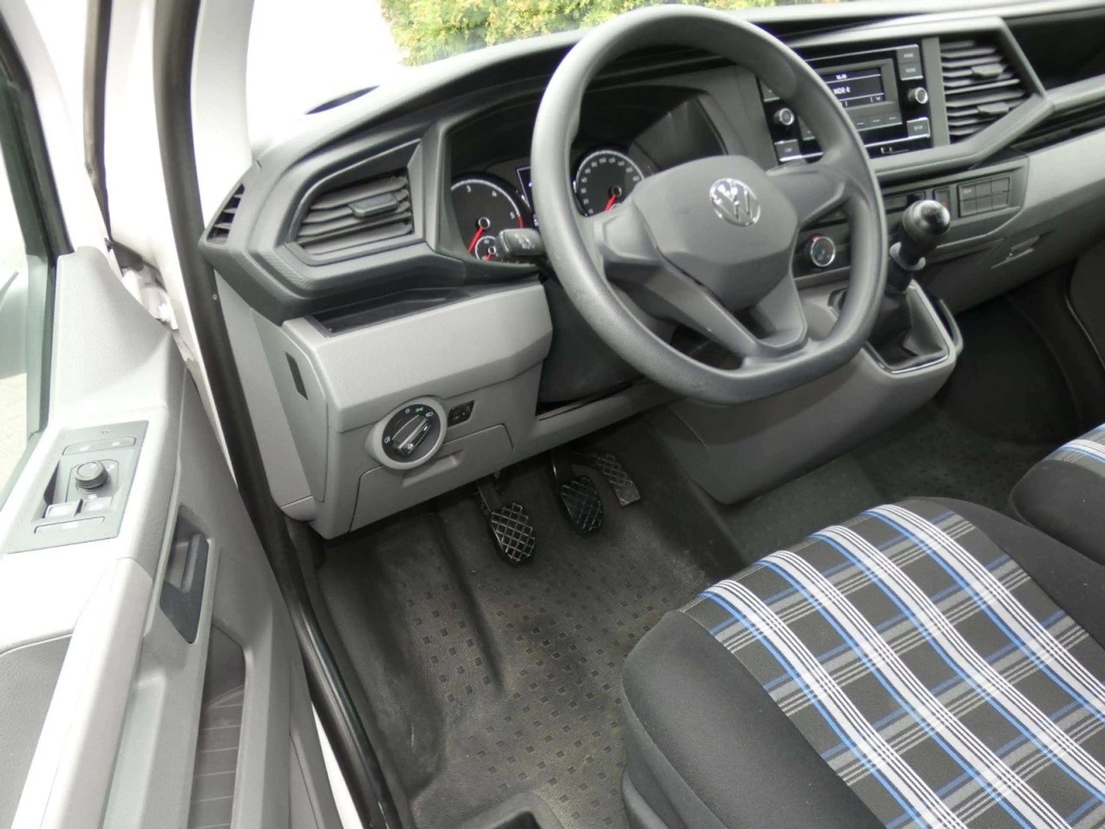 Volkswagen T6.1 Transporter Kasten KR Klima Flügeltüren Parkhilfe GJR Klima — photo 11