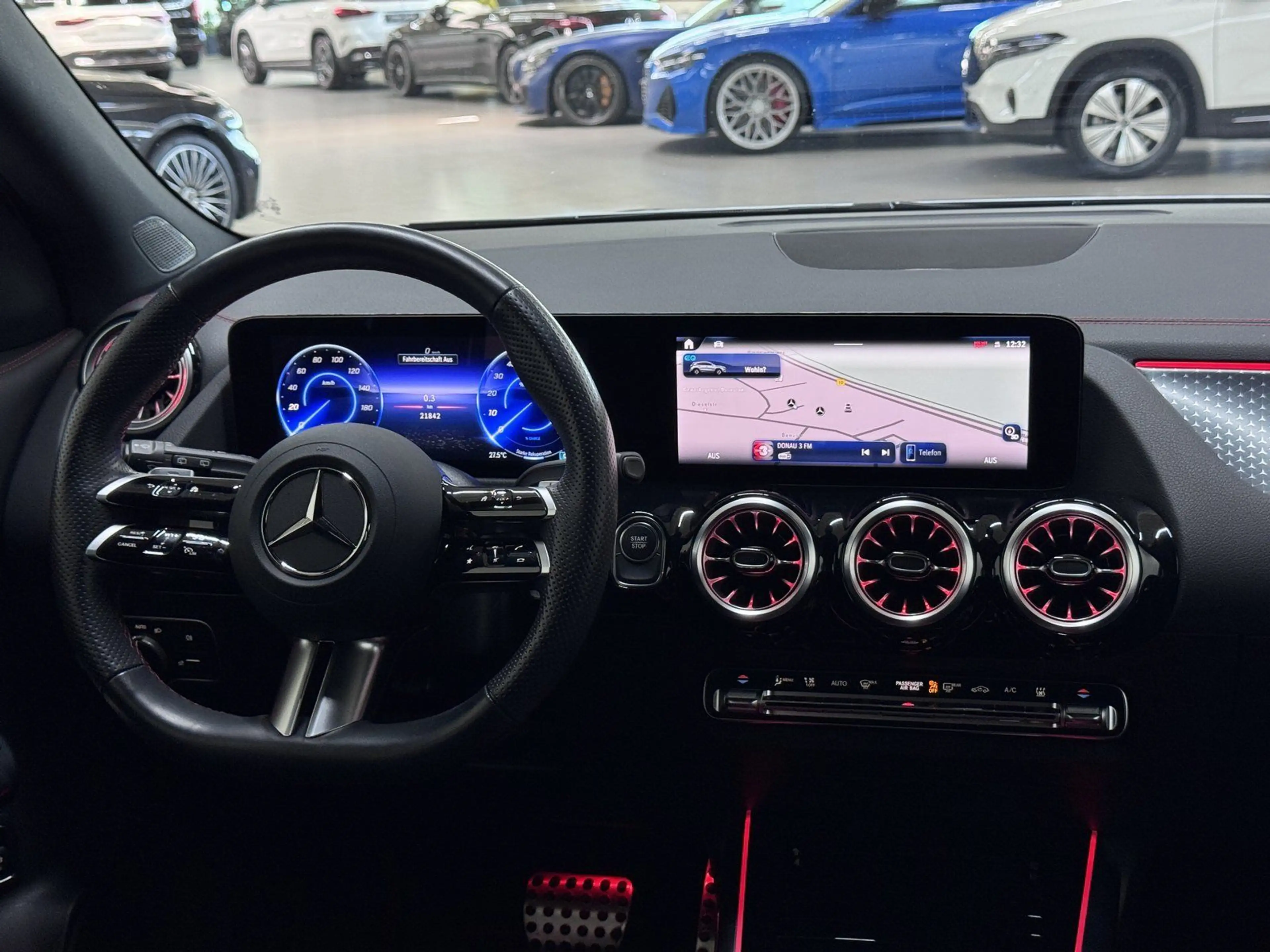 Mercedes-Benz EQA 250+ AMG+DISTR+360°+ELEK.HECK+TOTWINKEL+SPUR — photo 10