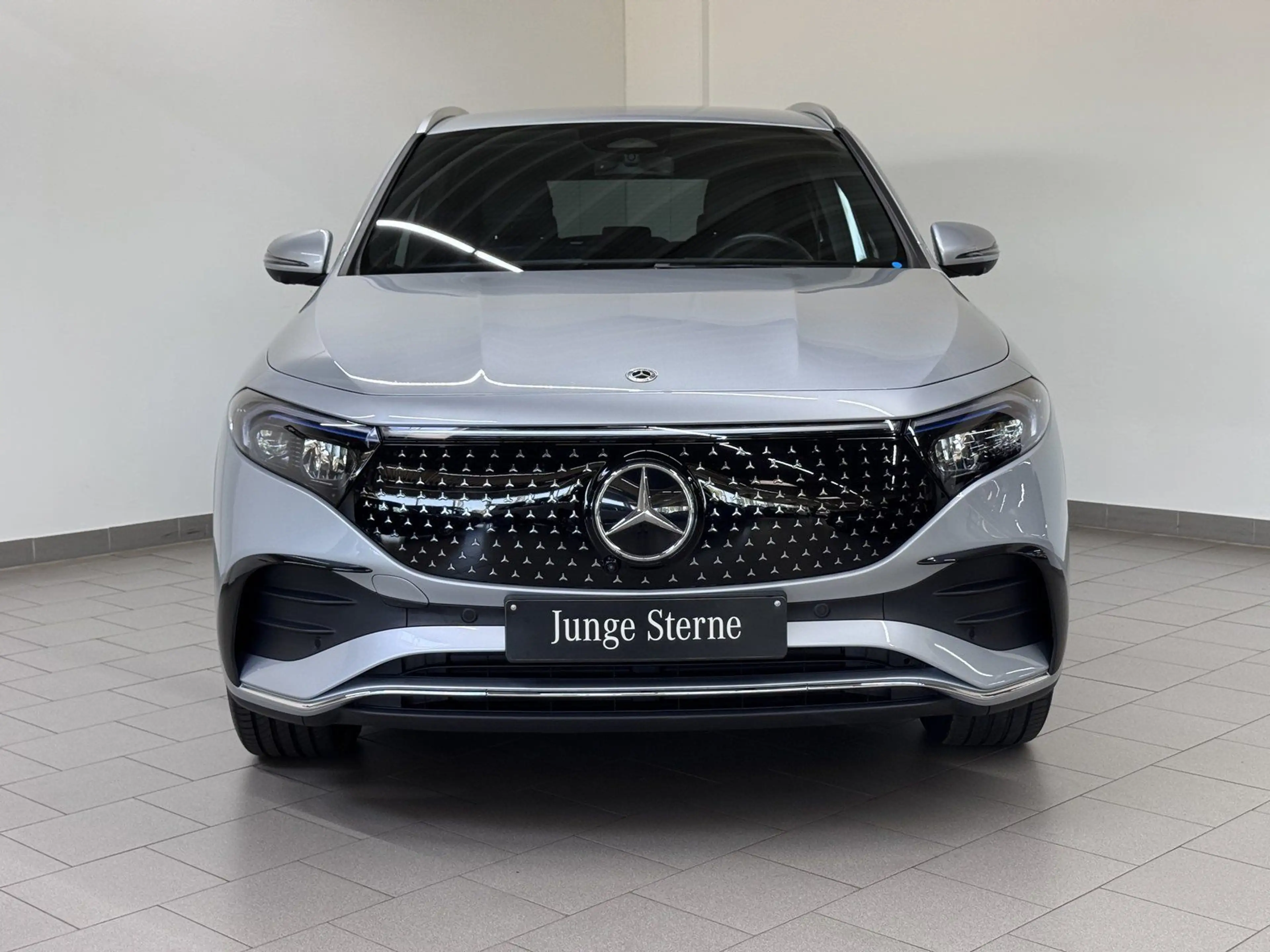 Mercedes-Benz EQA 250+ AMG+DISTR+360°+ELEK.HECK+TOTWINKEL+SPUR — photo 4