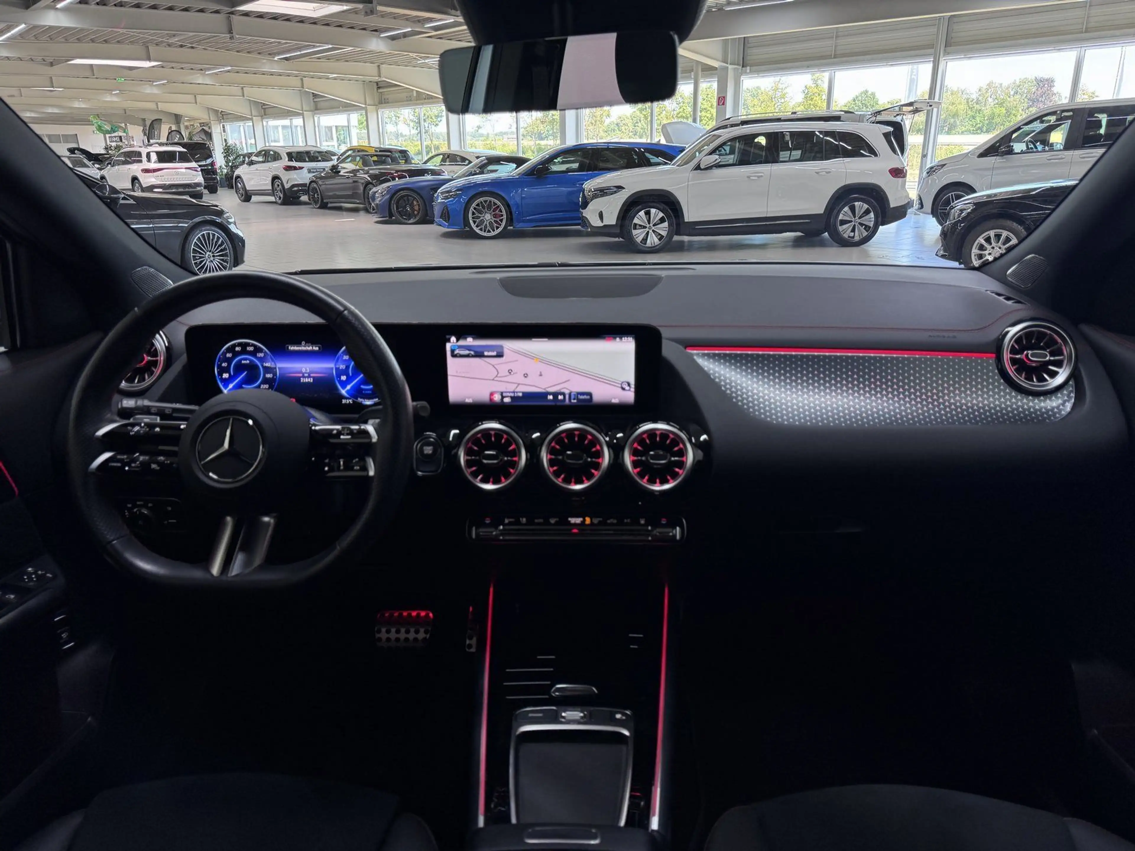 Mercedes-Benz EQA 250+ AMG+DISTR+360°+ELEK.HECK+TOTWINKEL+SPUR — photo 9