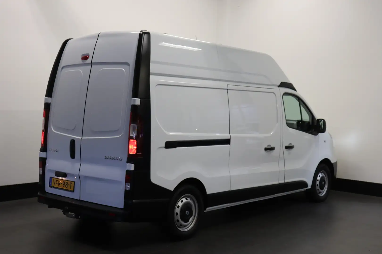 Renault Trafic 2.0 dCi 145PK L2H2 EURO 6 - Airco - Navi - Cruise Blanc - 2