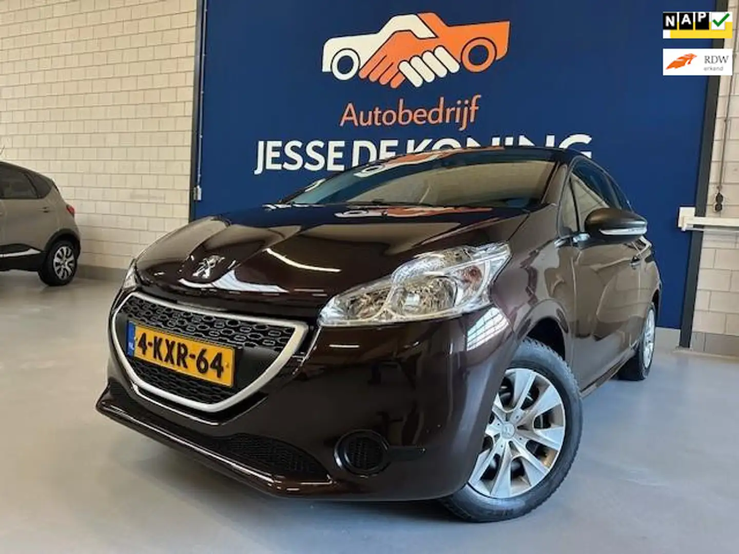 Peugeot 208 1.2 VTi Access/ bj.2013/ kleur: bruin/ NAP met 546 Marrone - 1