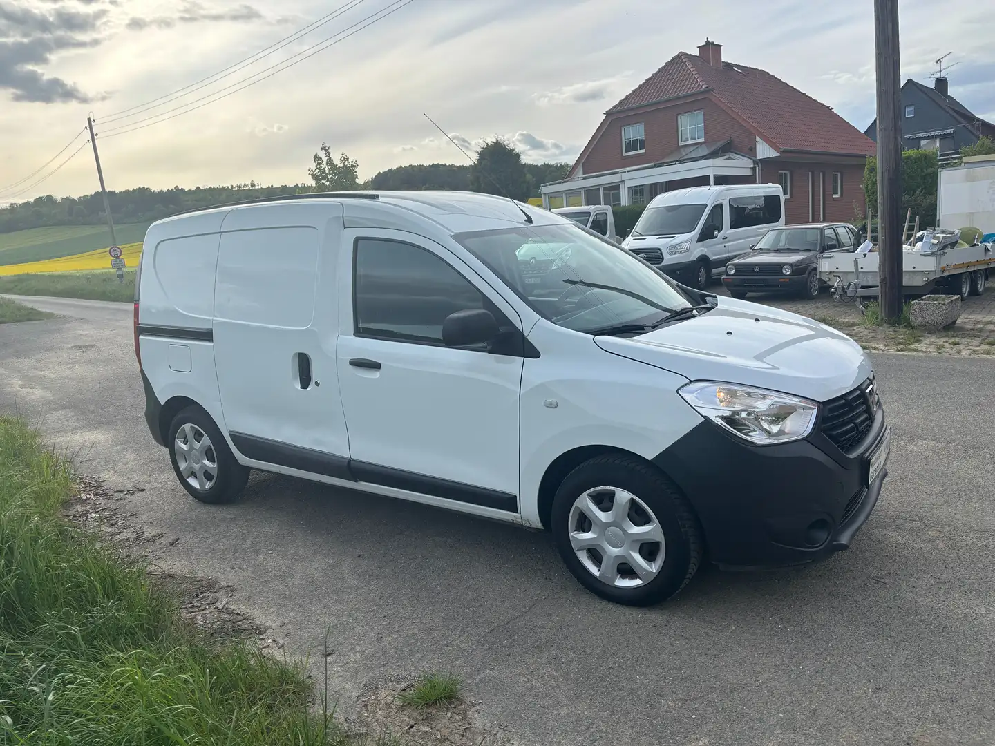 Dacia Dokker Essentiel Bílá - 2