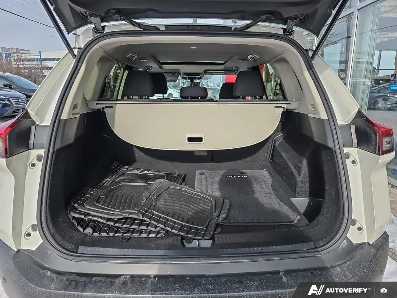 Nissan Rogue снимка Nissan Rogue