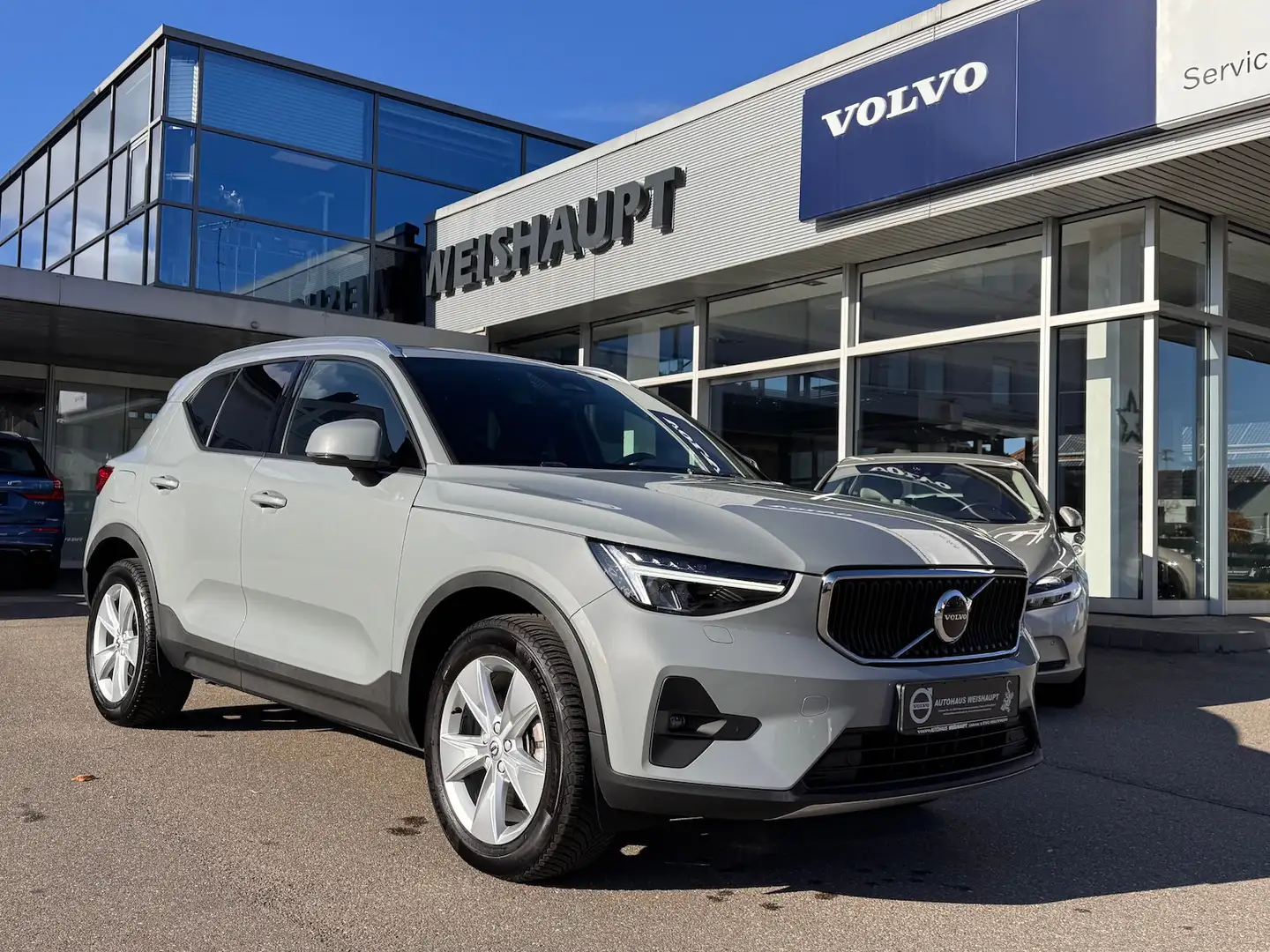 Volvo XC40 B3*Core*NP 48.090*ACC*BLIS*Keyless*RFK*PDC Grau - 1