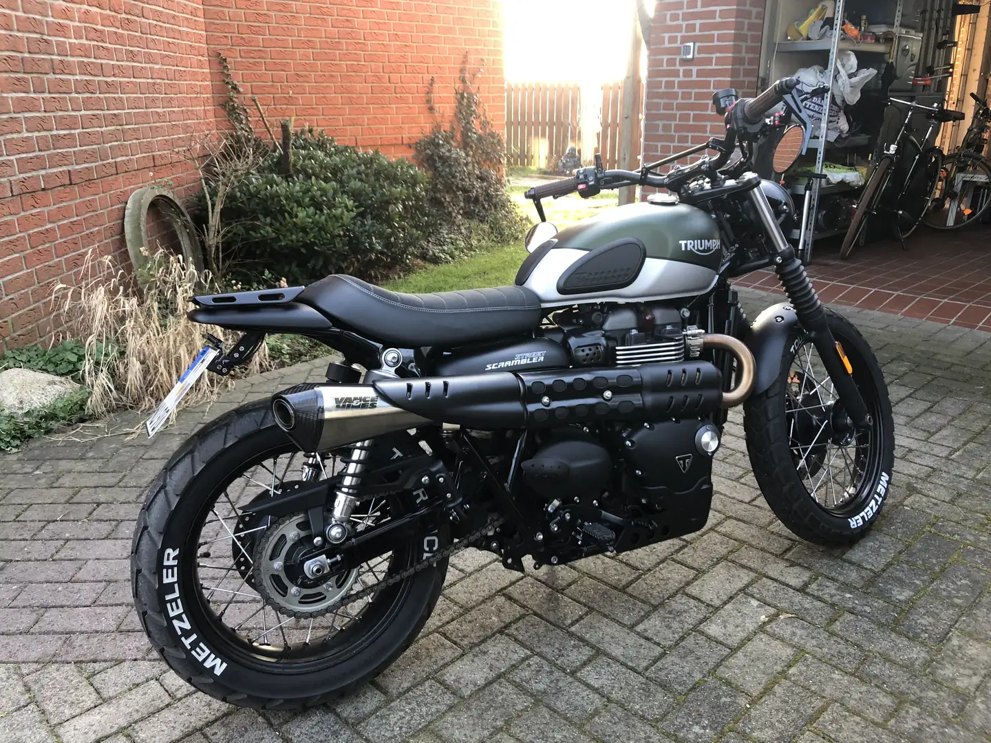 Triumph Street Scrambler 900cc - 1