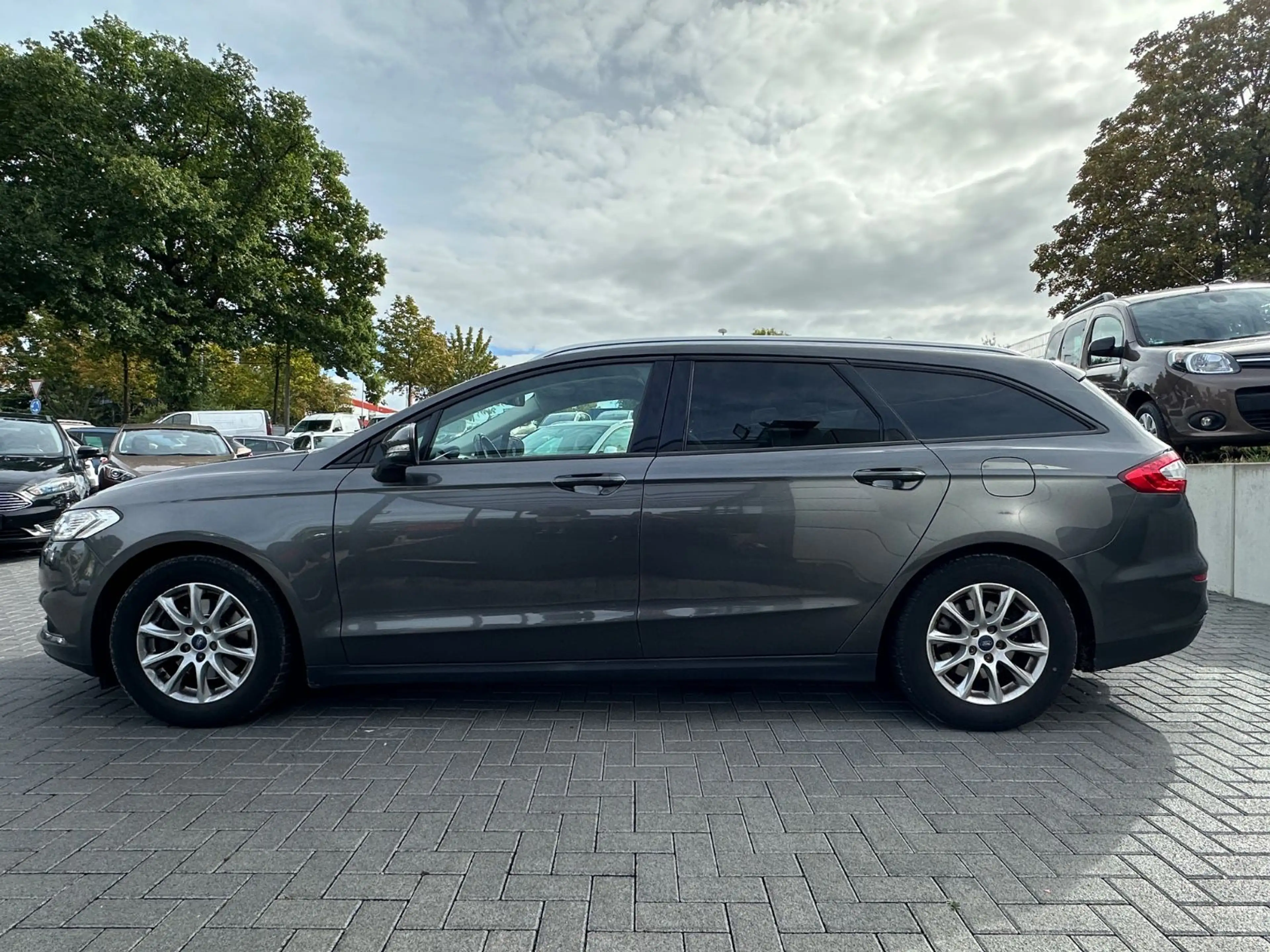 Ford Mondeo Turnier Business Edition Automatik*LED*NA — photo 2