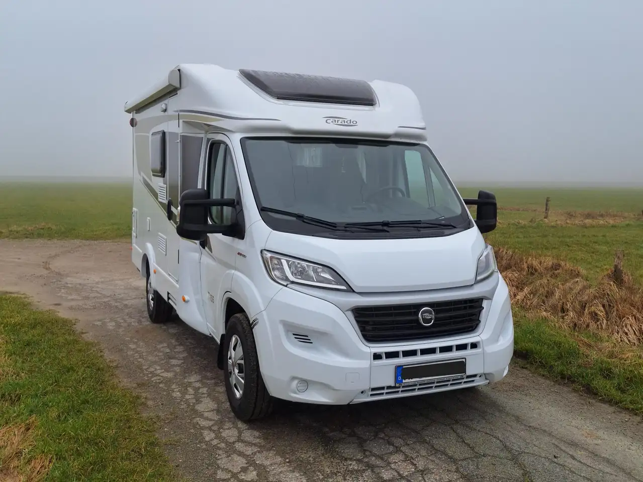 Caravans-Wohnm Carado