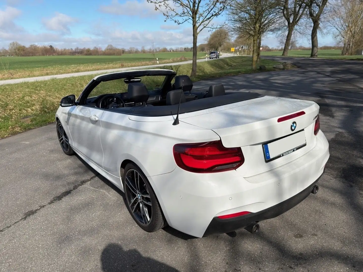 BMW 240 M i SpoSi ACC BLIS Key LED Navi RKam Weiß - 2