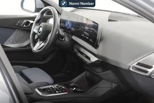 BMW 1 Series view 8