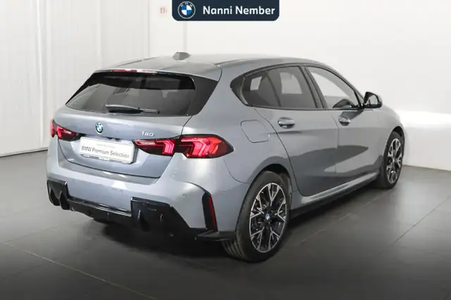 BMW 1 Series view 3