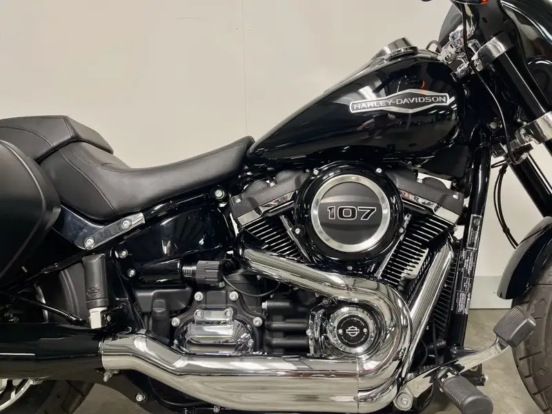 Harley-Davidson Sport Glide - foto 2