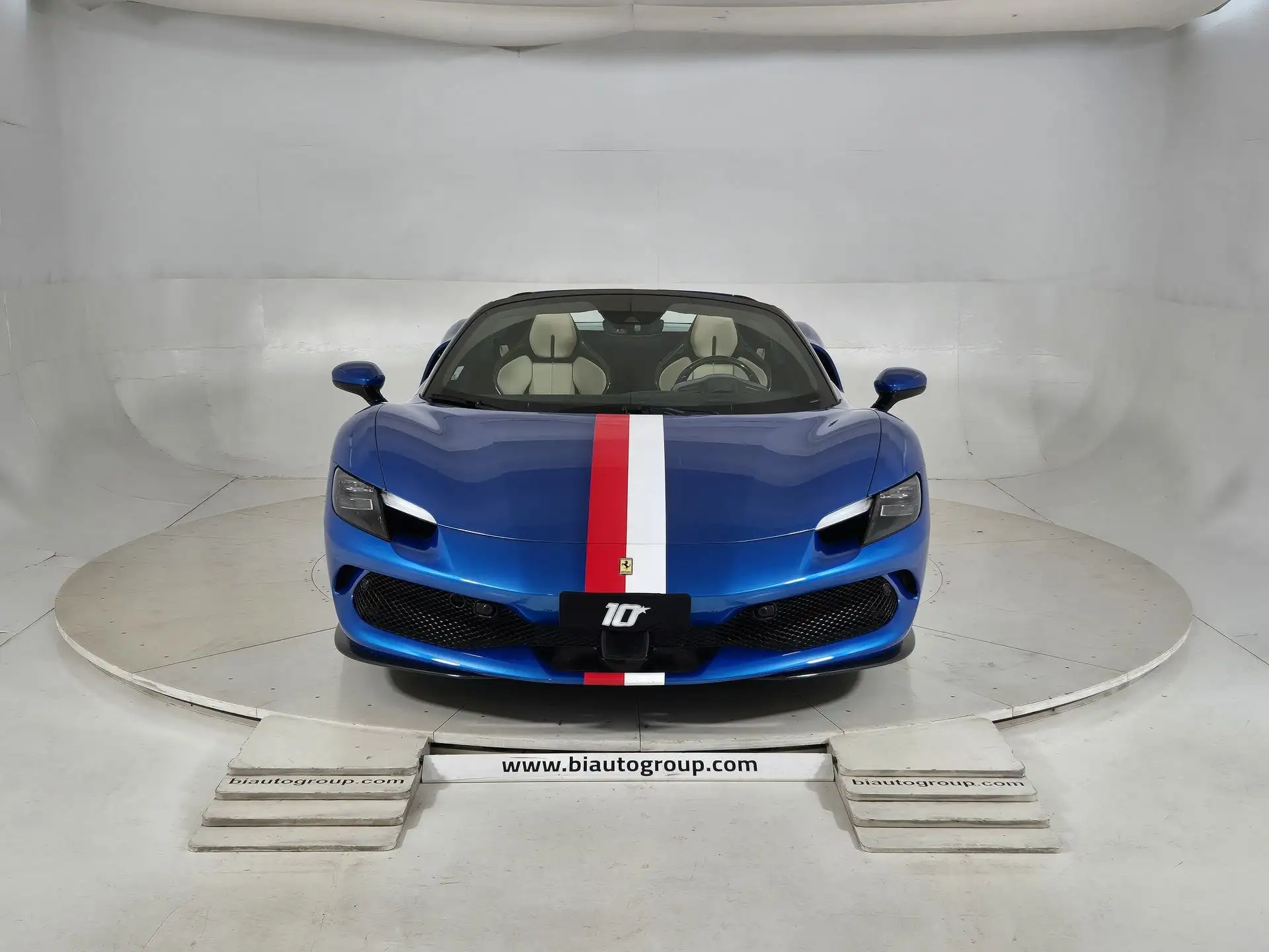 페라리 296 GTS 2024 파랑 사진 2