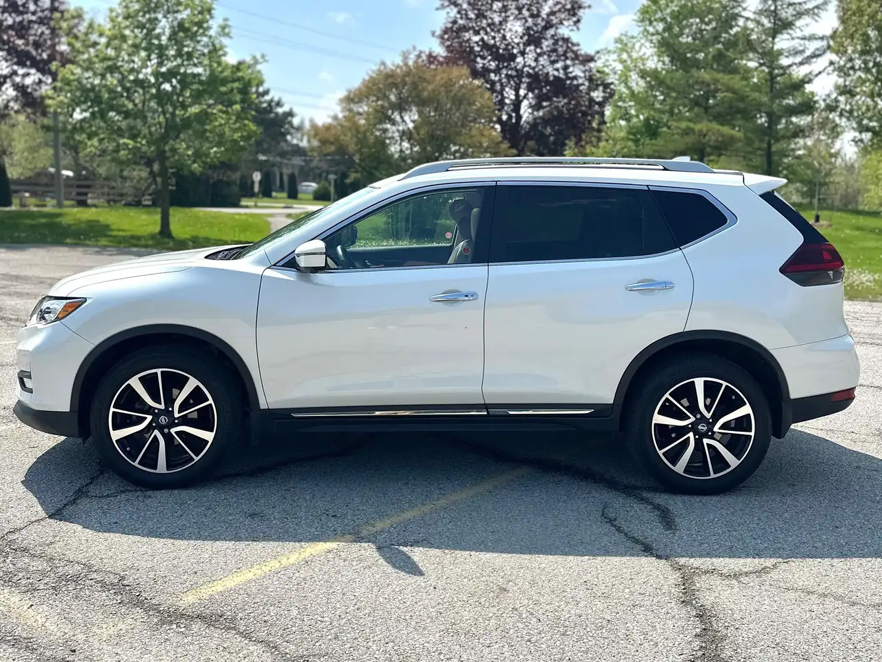 Nissan Rogue снимка Nissan Rogue