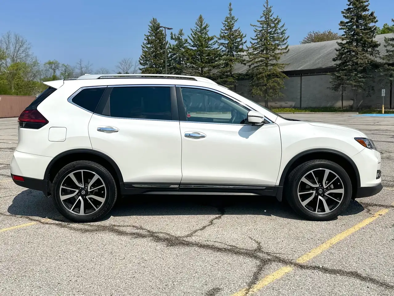 Nissan Rogue снимка Nissan Rogue