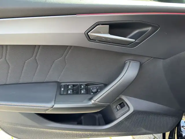 Cupra Leon view 8