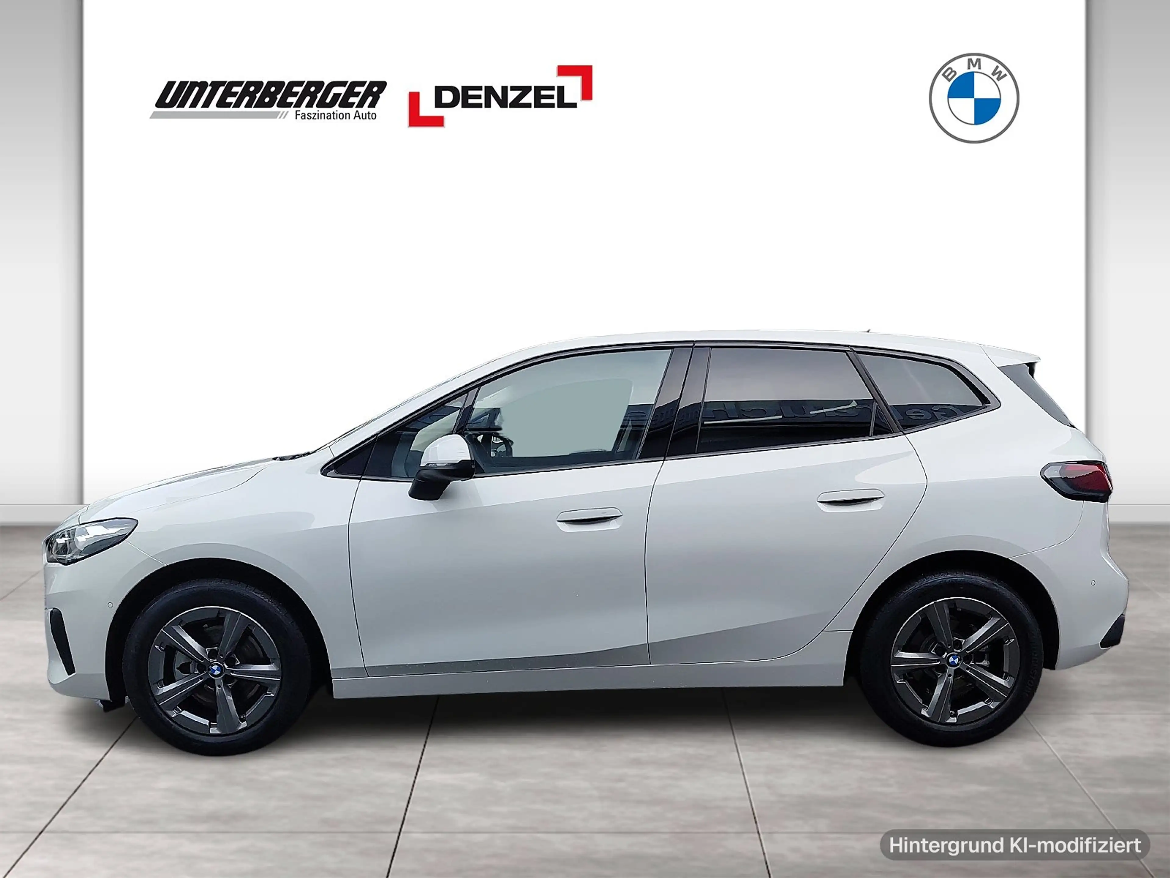 BMW 216 i Active Tourer — photo 3