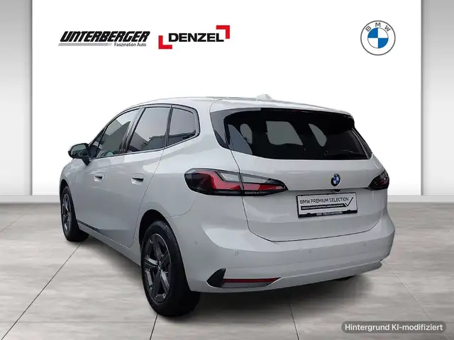 BMW 2 Series view 4