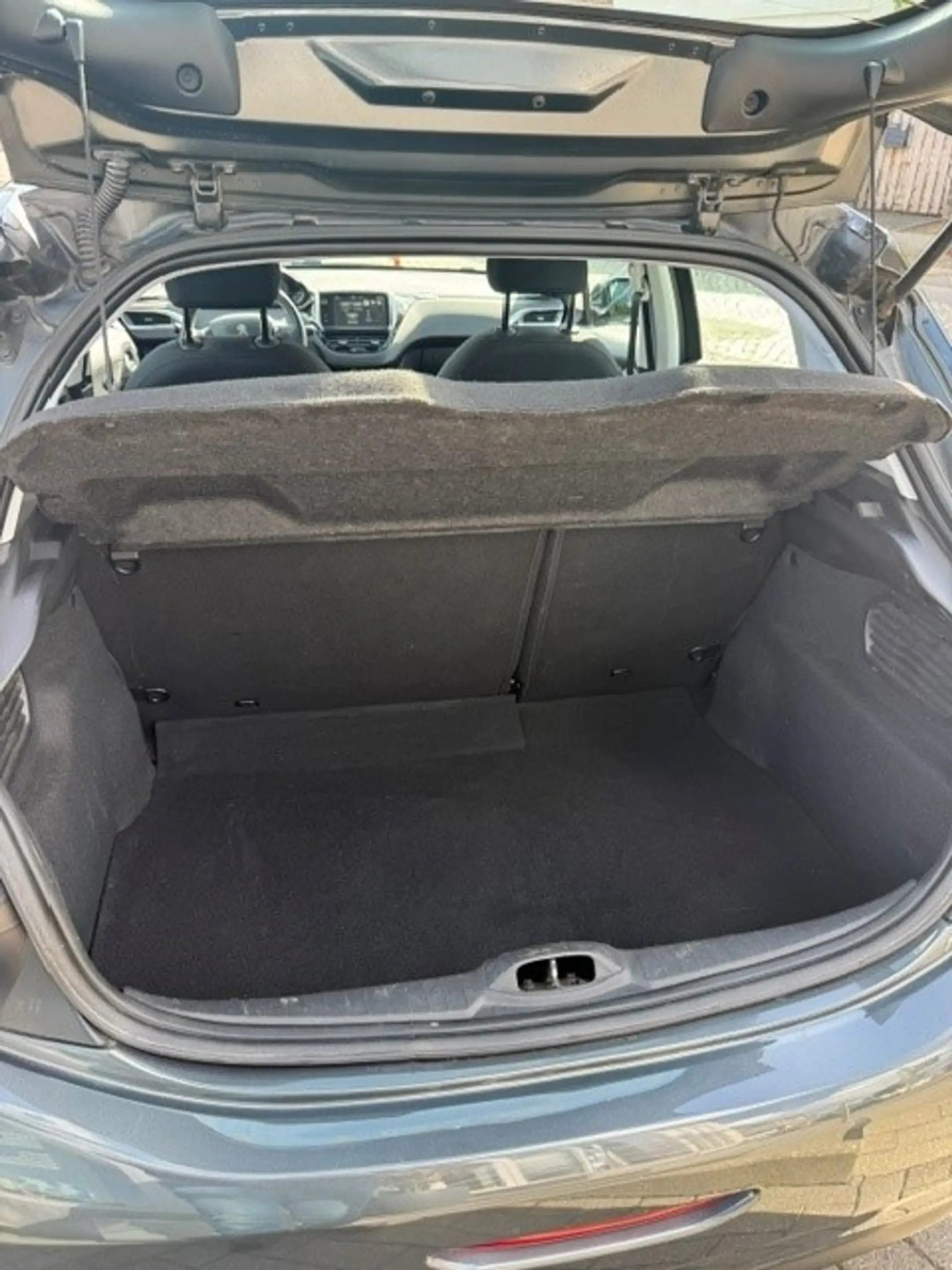 Peugeot 208 208 1.2 PureTech Allure S — photo 13