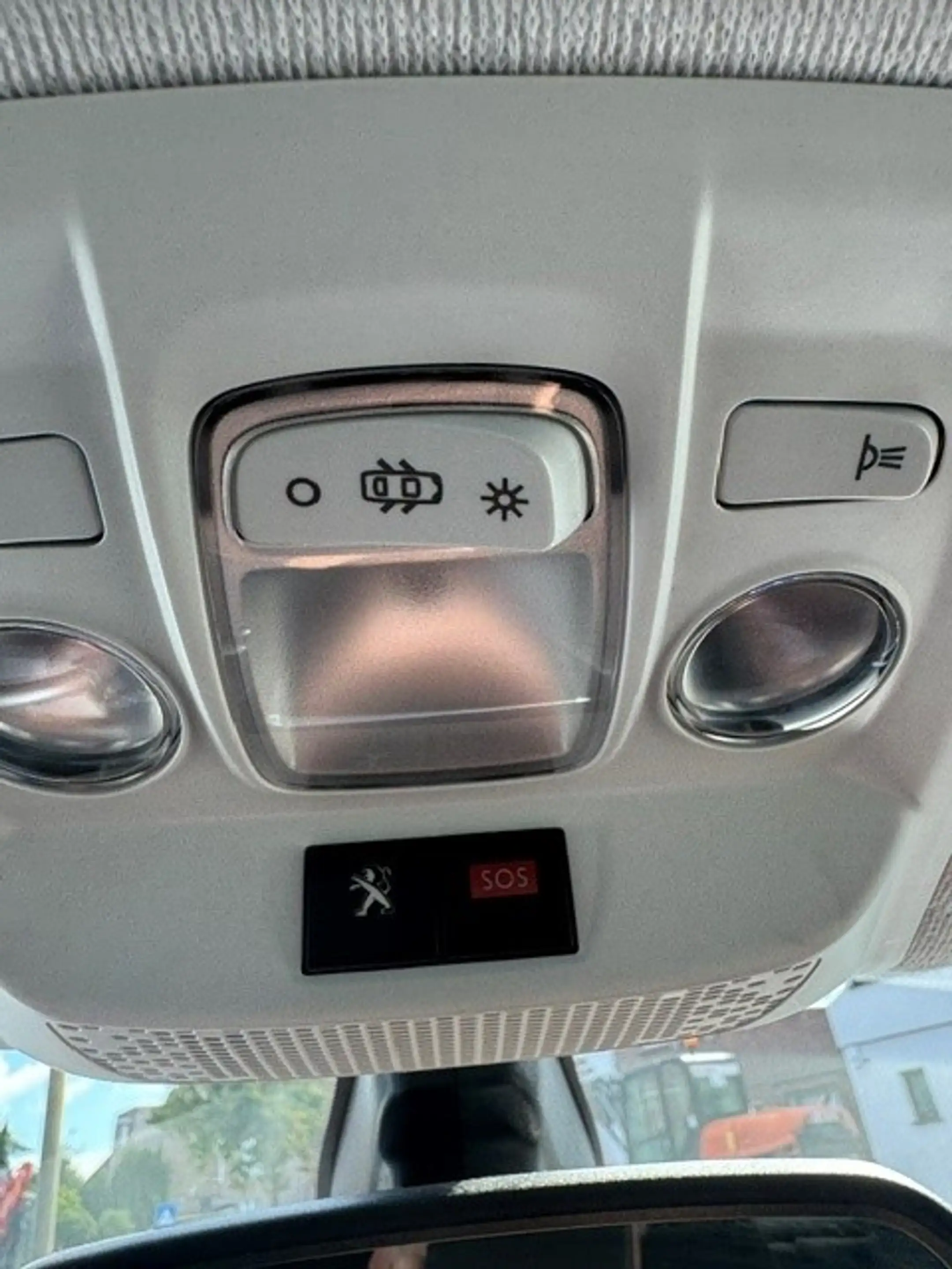 Peugeot 208 208 1.2 PureTech Allure S — photo 7