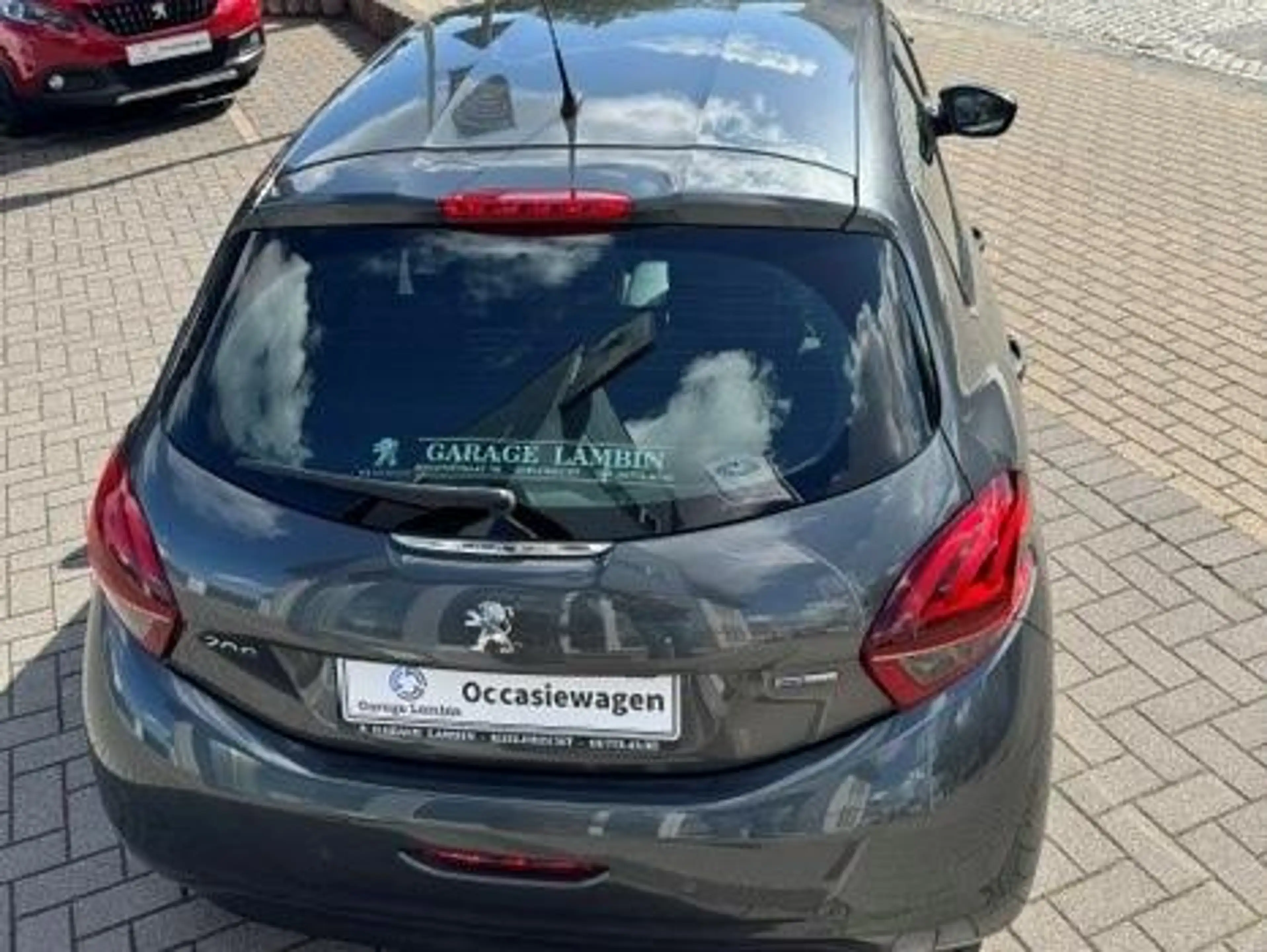 Peugeot 208 208 1.2 PureTech Allure S — photo 2